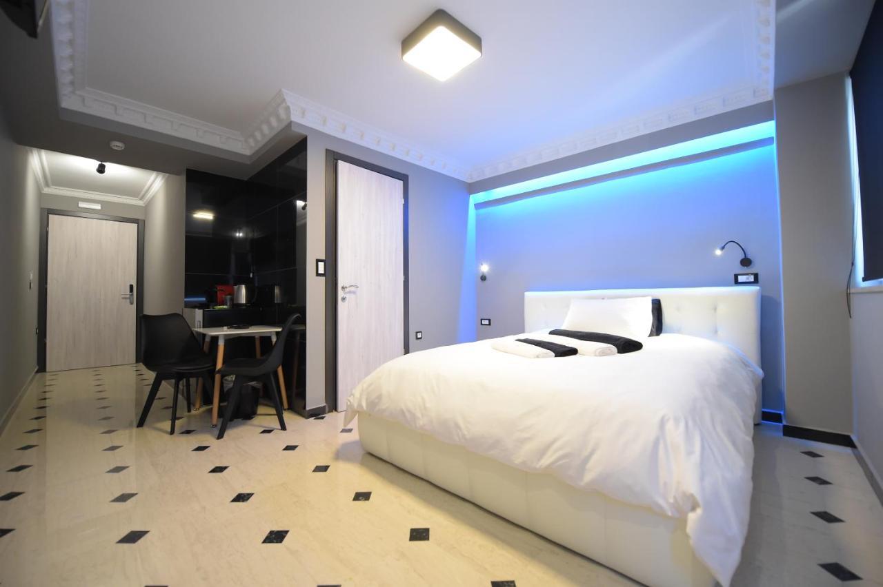 Pietra Mare Suites Patras Exterior photo