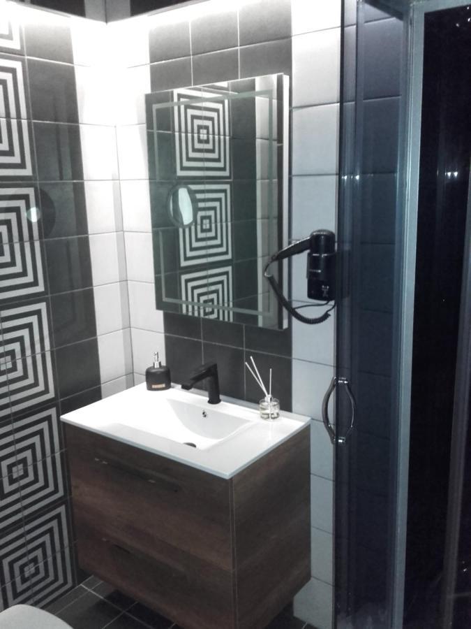 Pietra Mare Suites Patras Exterior photo